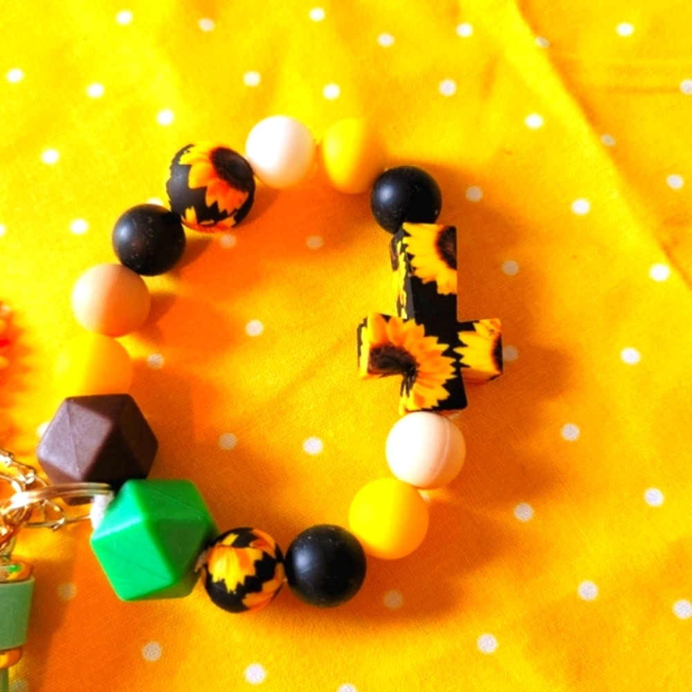 ✨️🧵✨️ Handcrafted🎒Bag Charm/Keychain👜 - Picture 3 of 4